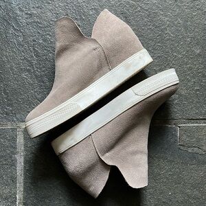 Women’s Wedge Sole Shoes